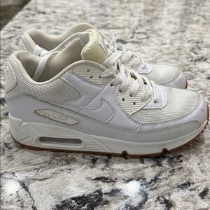 Nike Air Max 90 white gum brown sole athletic shoe. Men’s size 7